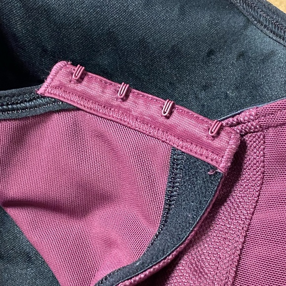 LIVID active sports bra modeled underwire full coverage 40 DDD - Picture 12 of 13